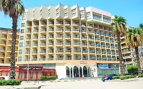 Aracan Pyramid Hotel